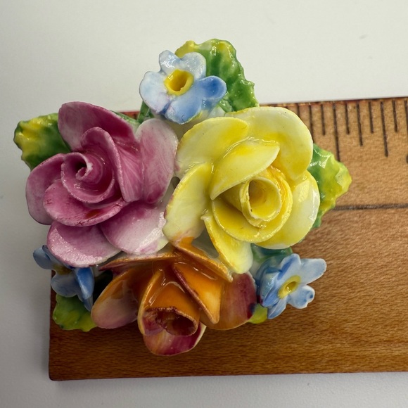 Two Vintage Bone China Brooch’s Floral Theme Excellent Condition! - Picture 10 of 11